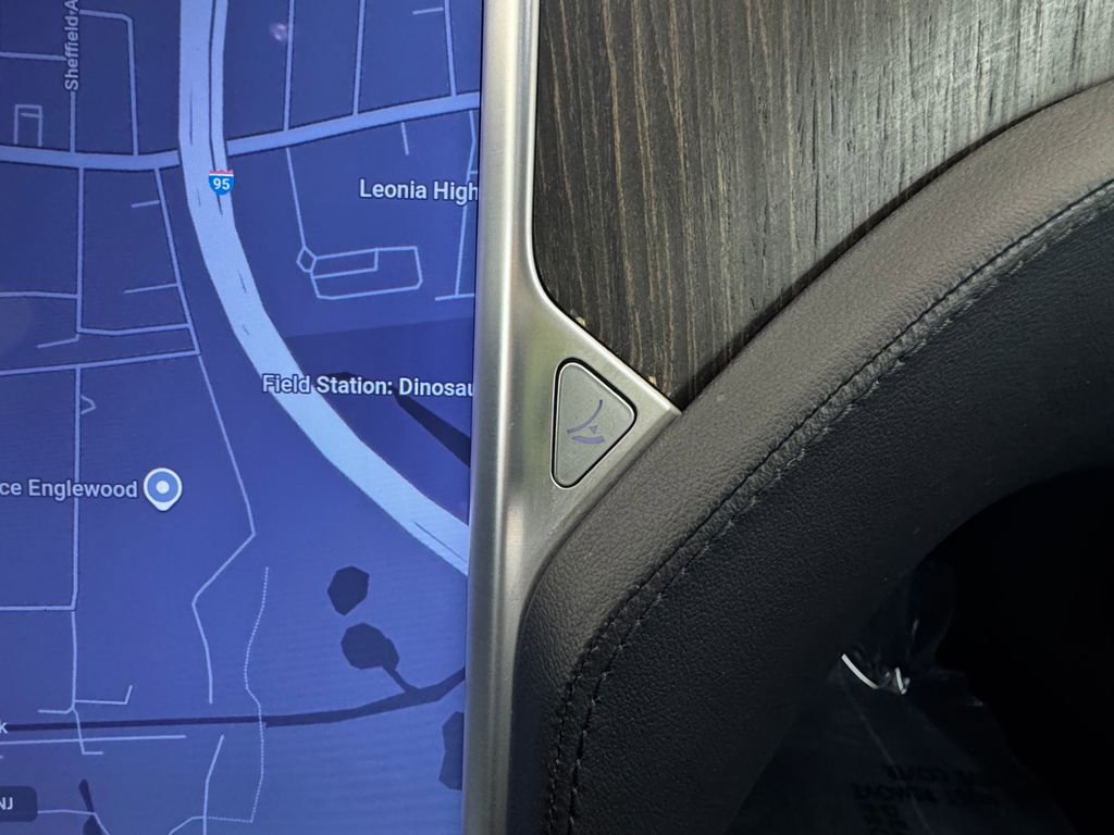 Used 2013 Tesla Model S image 23