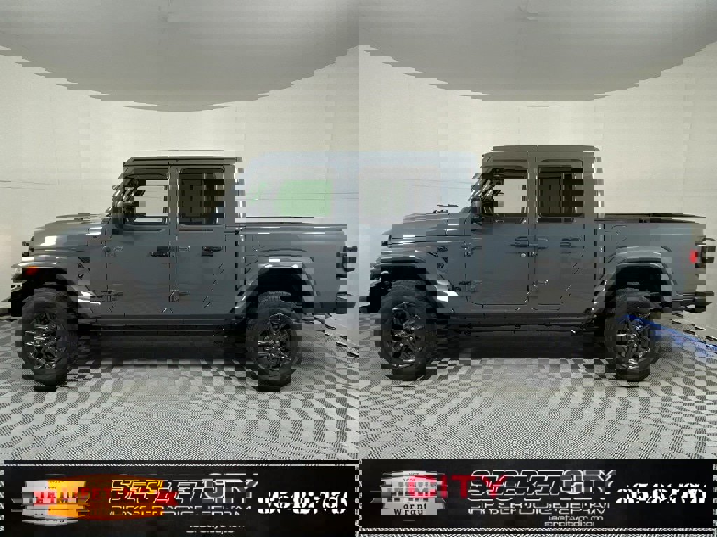 New 2025 Jeep Gladiator Sport image 4