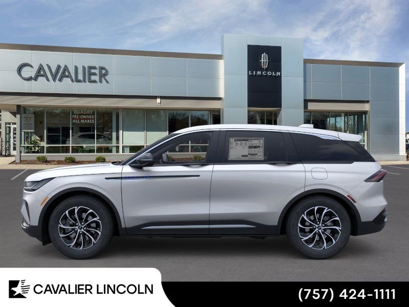 Used 2026 Lincoln Nautilus Premier AWD/4WD image 3