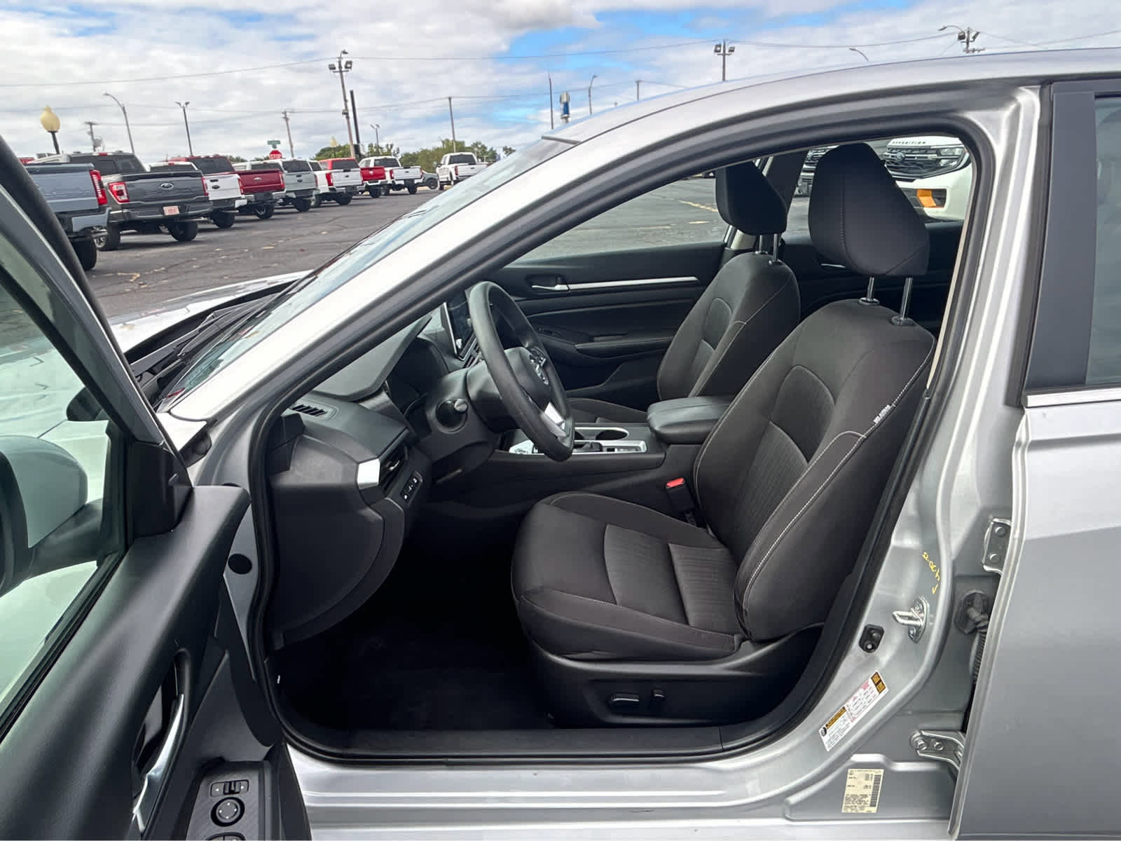 Used 2022 Nissan Altima 2.5 SV image 11