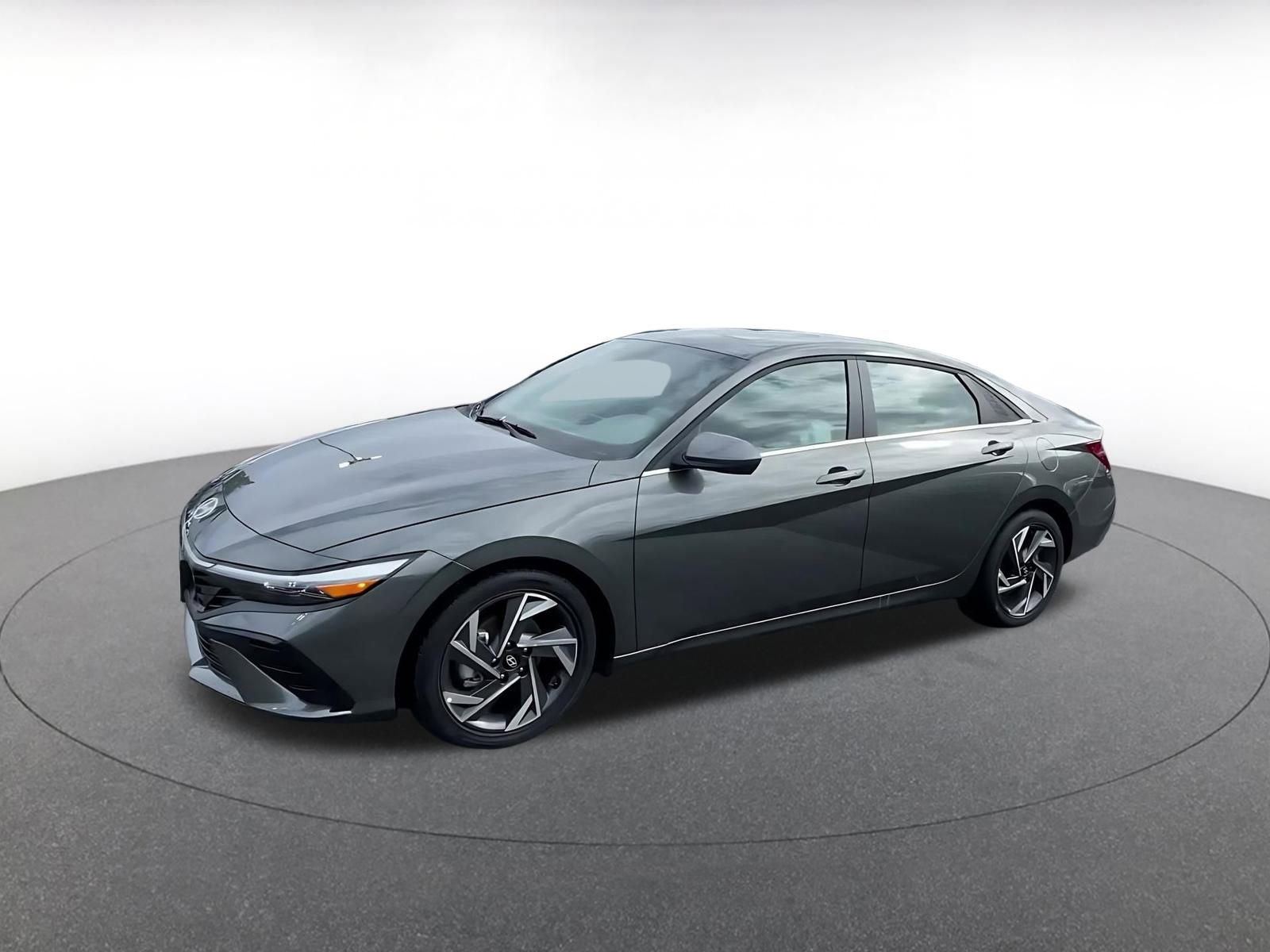 Used 2025 Hyundai Elantra SEL image 8