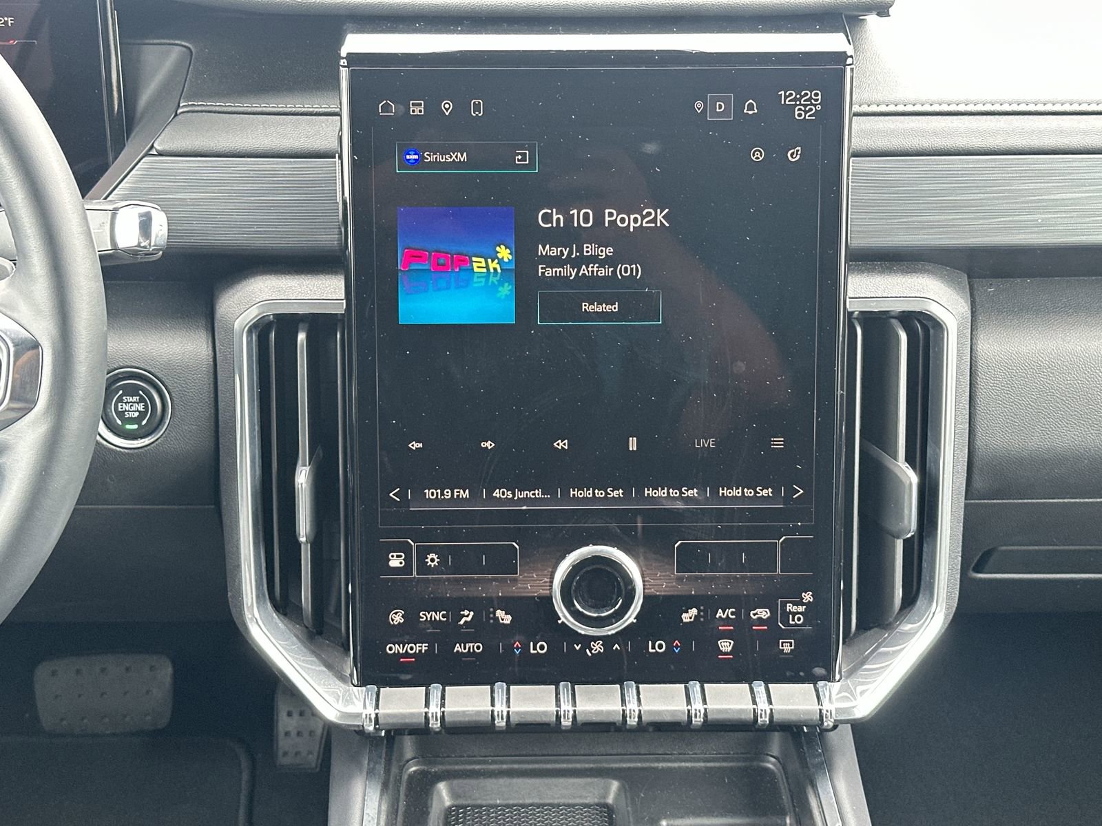 Used 2025 GMC Acadia Elevation AWD/4WD image 25
