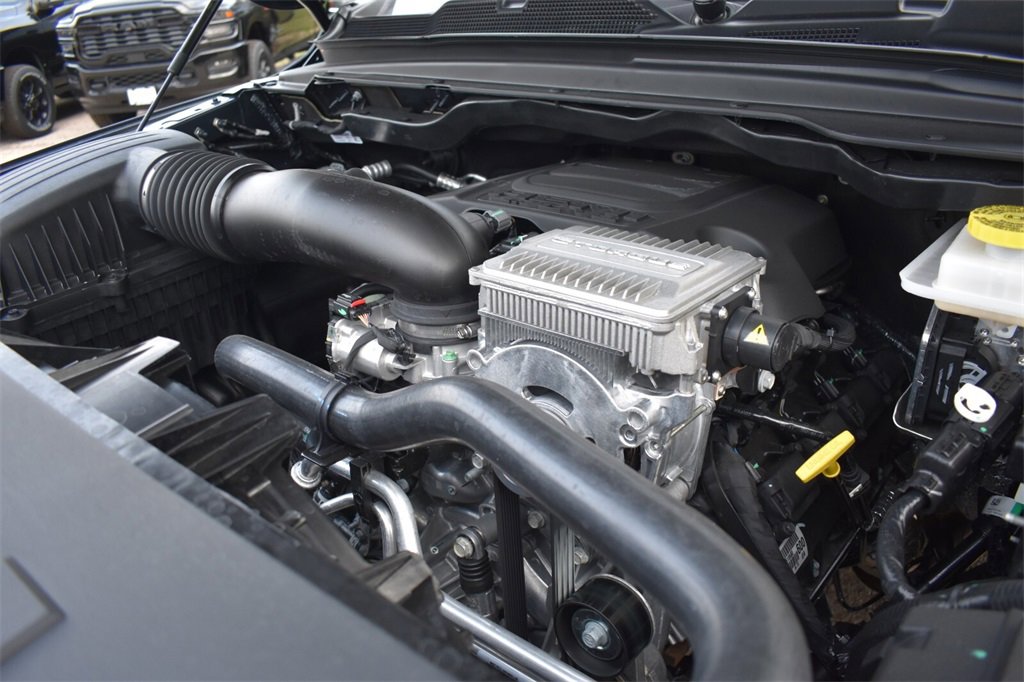 New 2026 RAM 1500 4x4 Crew Cab image 39