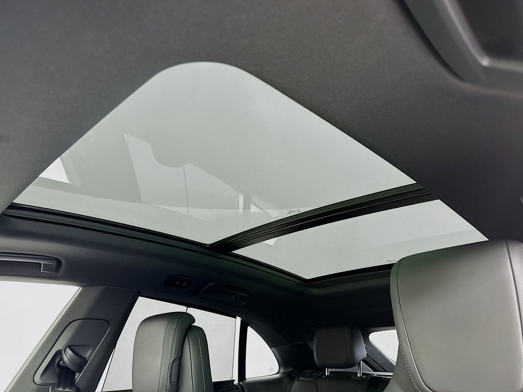 Certified 2024 Porsche Macan 4 Electric image 22