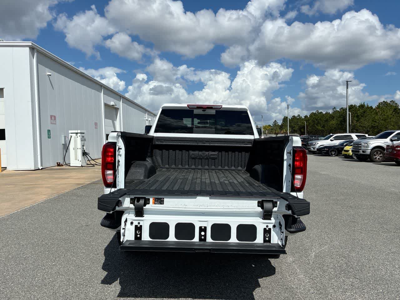 New 2026 GMC Sierra 2500 SLE w/ SLE Value Package; AWD/4WD image 25