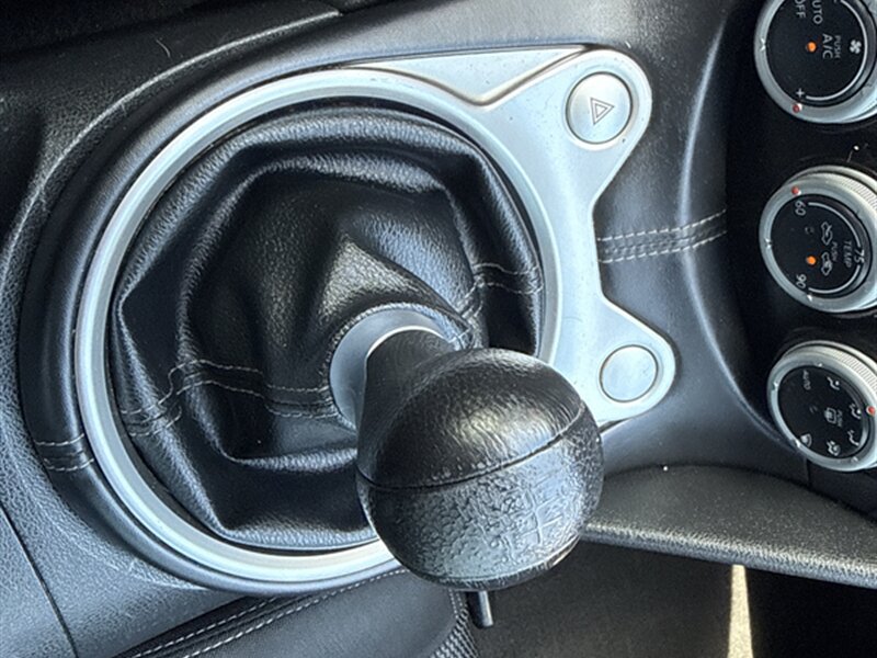 Used 2016 Nissan 370Z Coupe RWD image 19