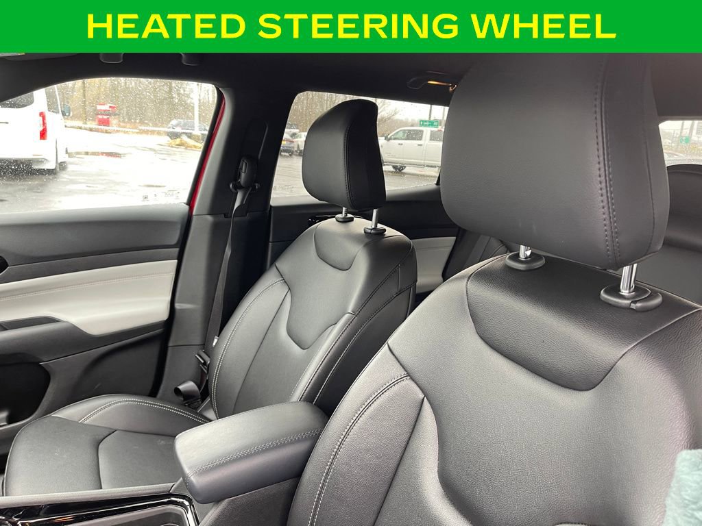 Used 2025 Jeep Compass Limited image 16