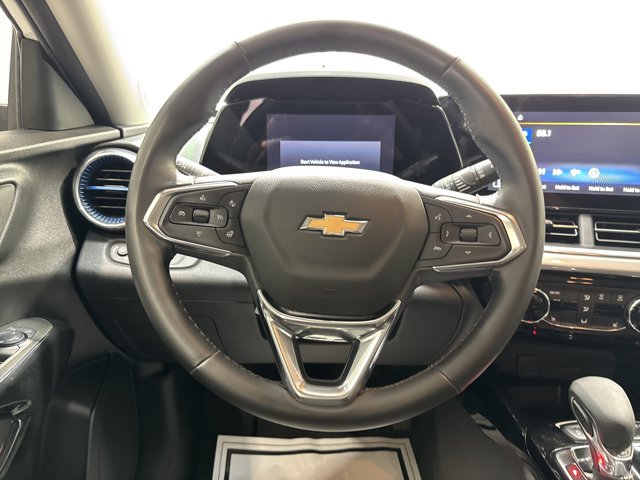 Used 2025 Chevrolet Trax LT w/ Driver Confidence Package FWD image 16