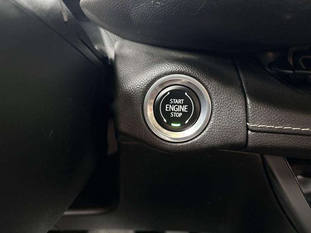Certified 2023 Buick Envision Avenir FWD image 17