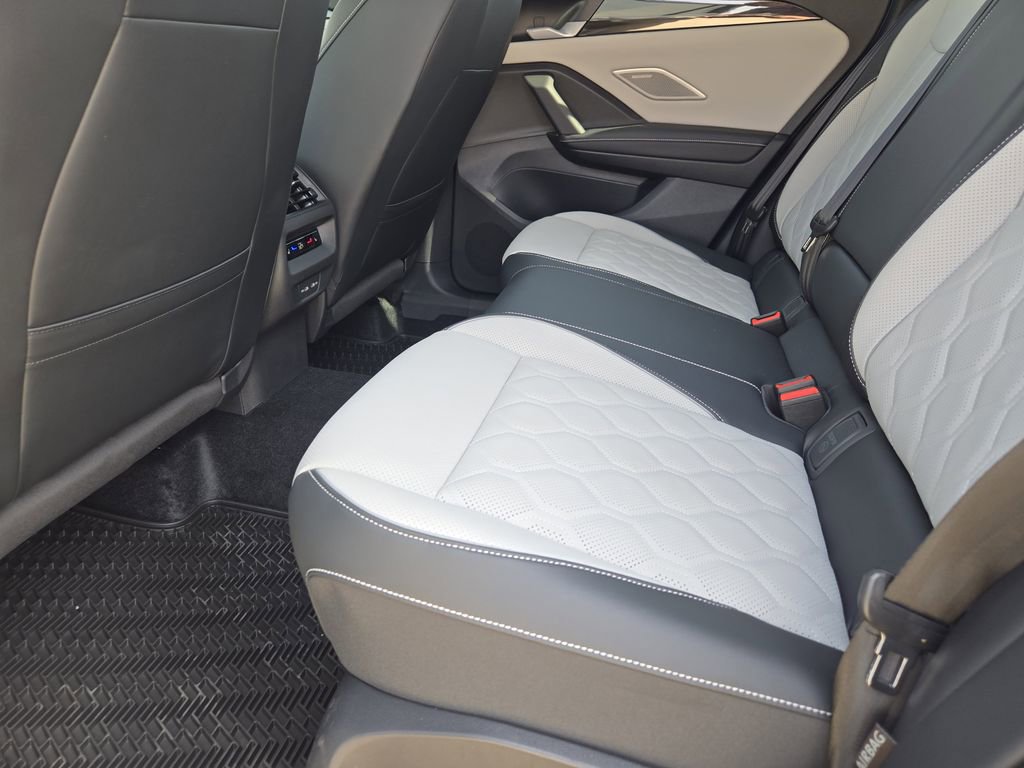 New 2026 Volkswagen Tiguan SEL R-Line image 23