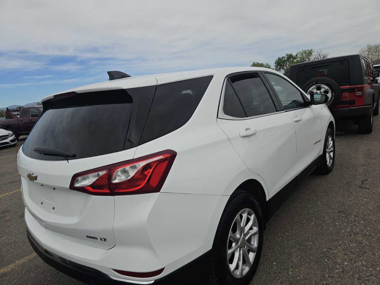 Used 2020 Chevrolet Equinox LT AWD/4WD image 2