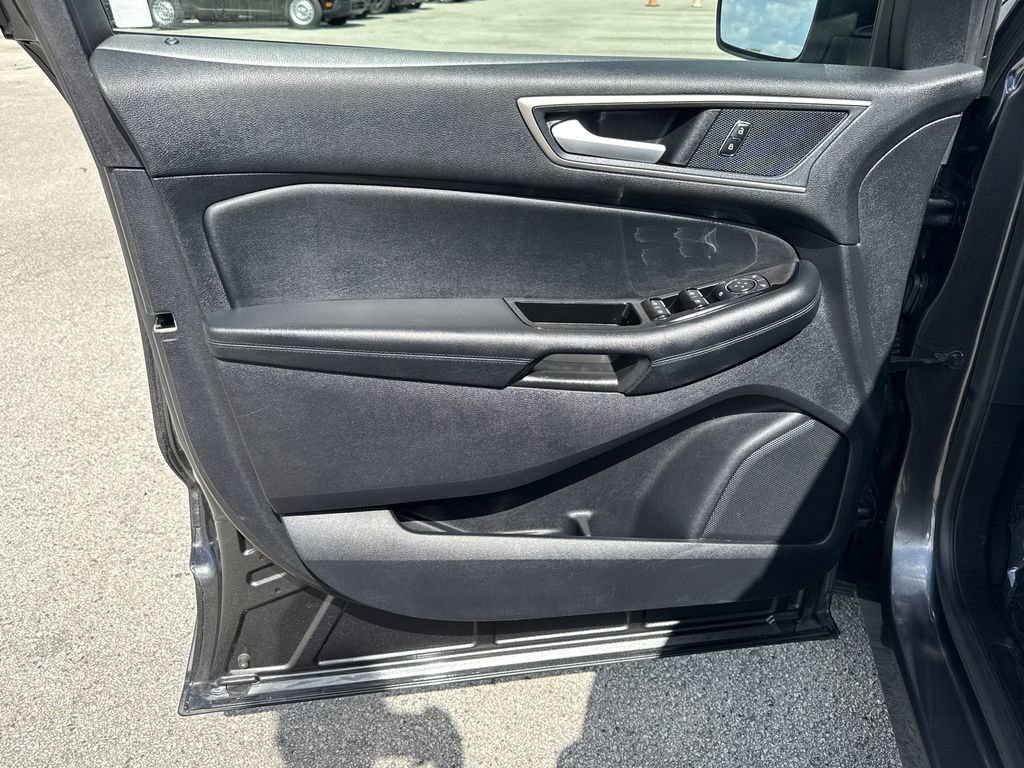 Used 2020 Ford Edge SEL image 13