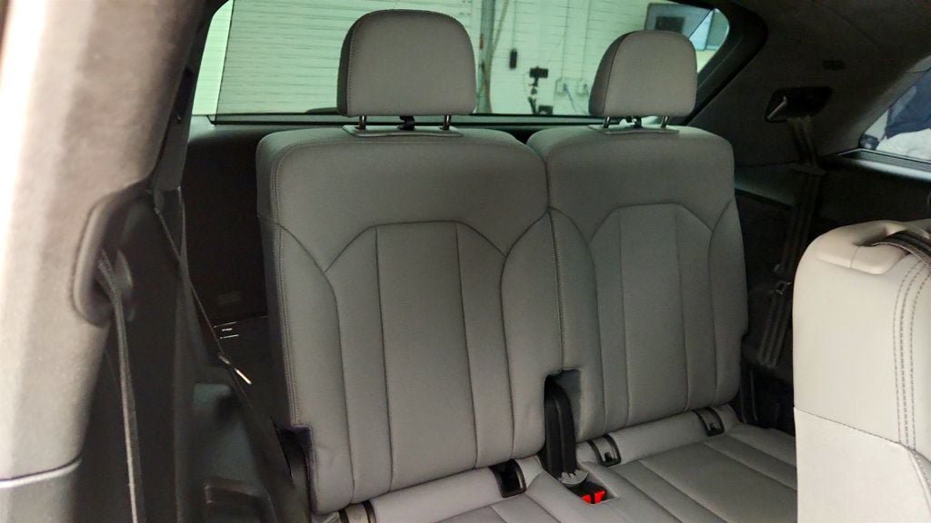 Used 2023 Audi SQ7 Prestige AWD/4WD image 23