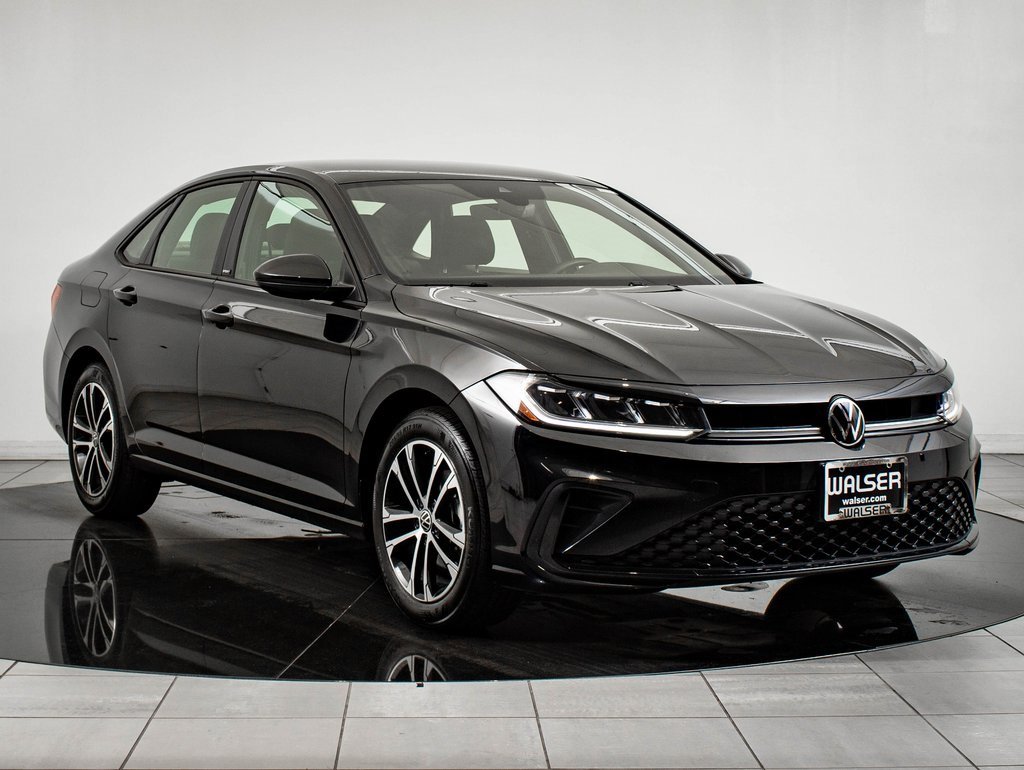 Used 2025 Volkswagen Jetta Sport image 12