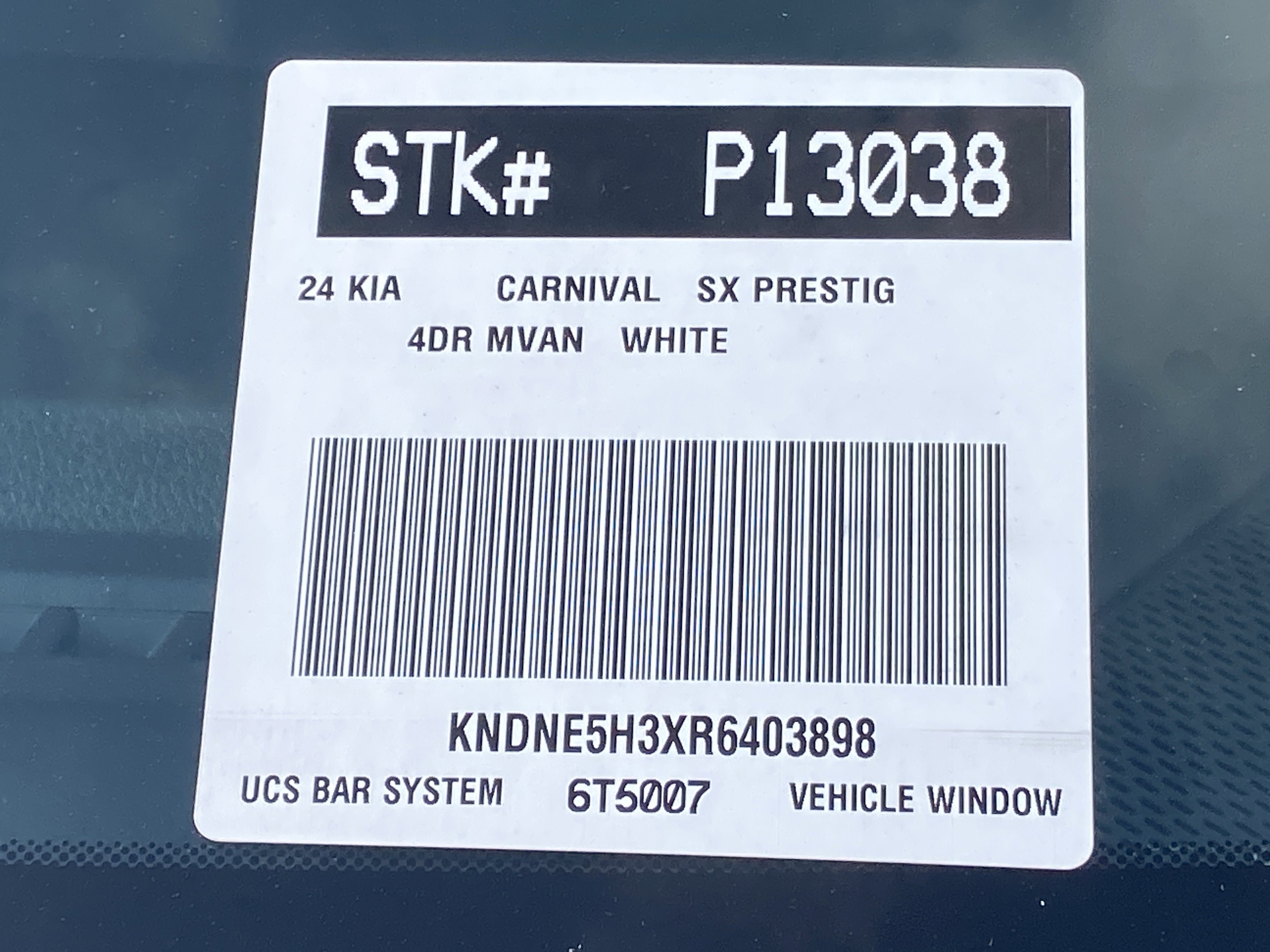 Used 2024 Kia Carnival SX Prestige image 33
