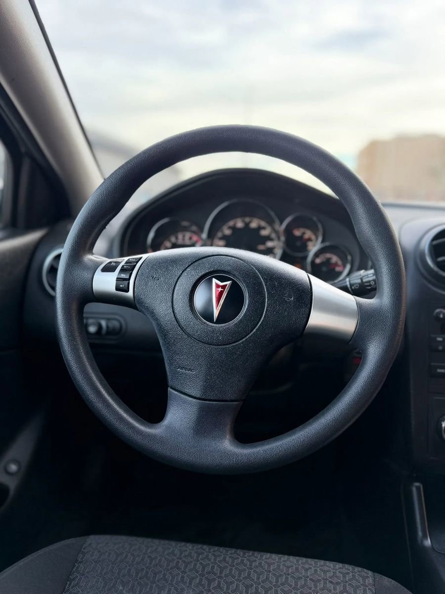 Used 2010 Pontiac G6 Sedan 4D image 27