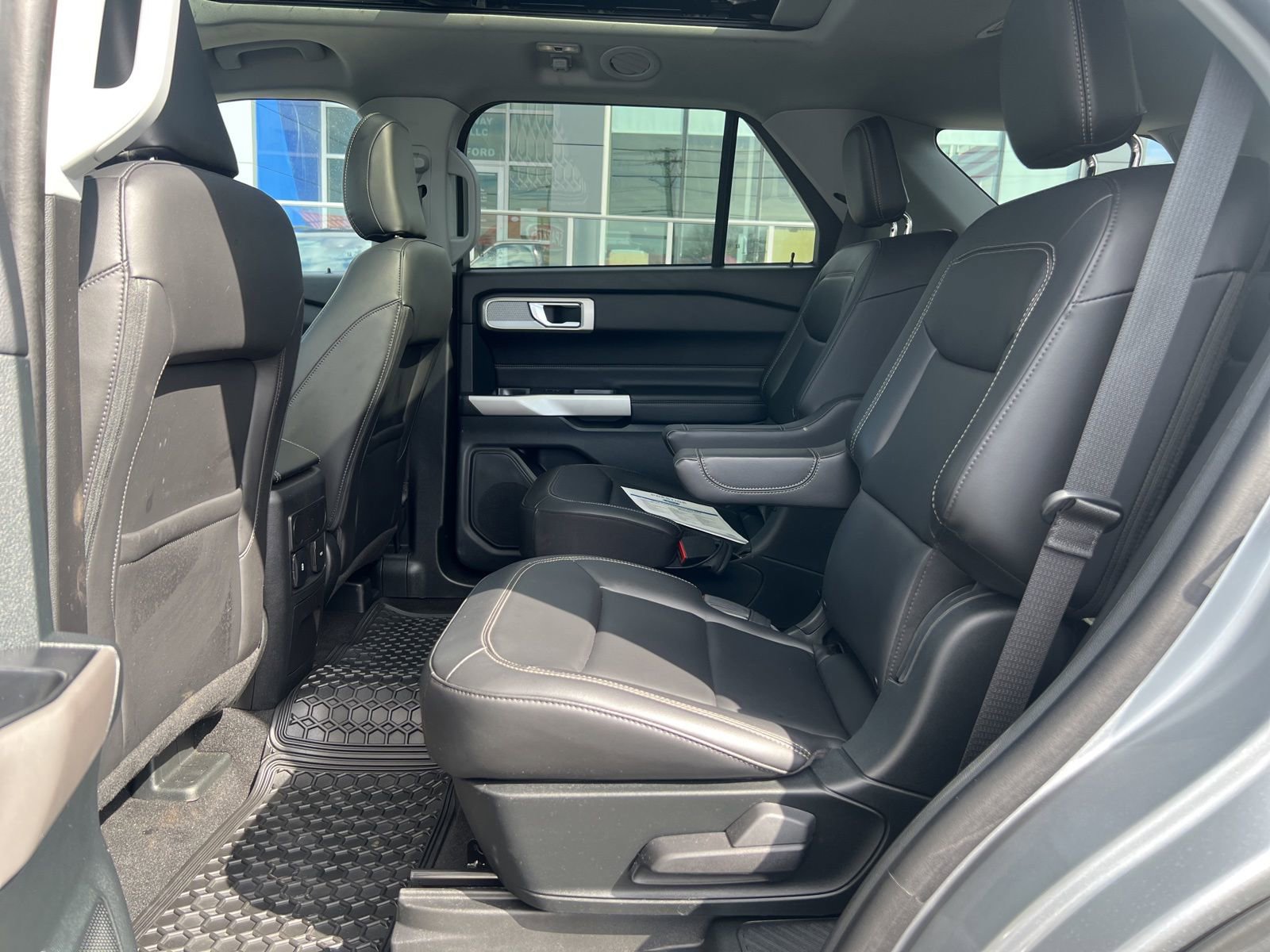 Used 2024 Ford Explorer XLT w/ Equipment Group 202A AWD/4WD image 22