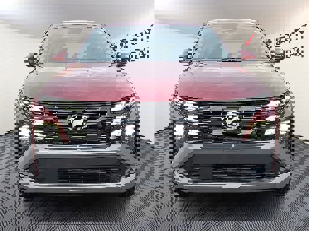 Certified 2025 Hyundai Tucson SE image 2