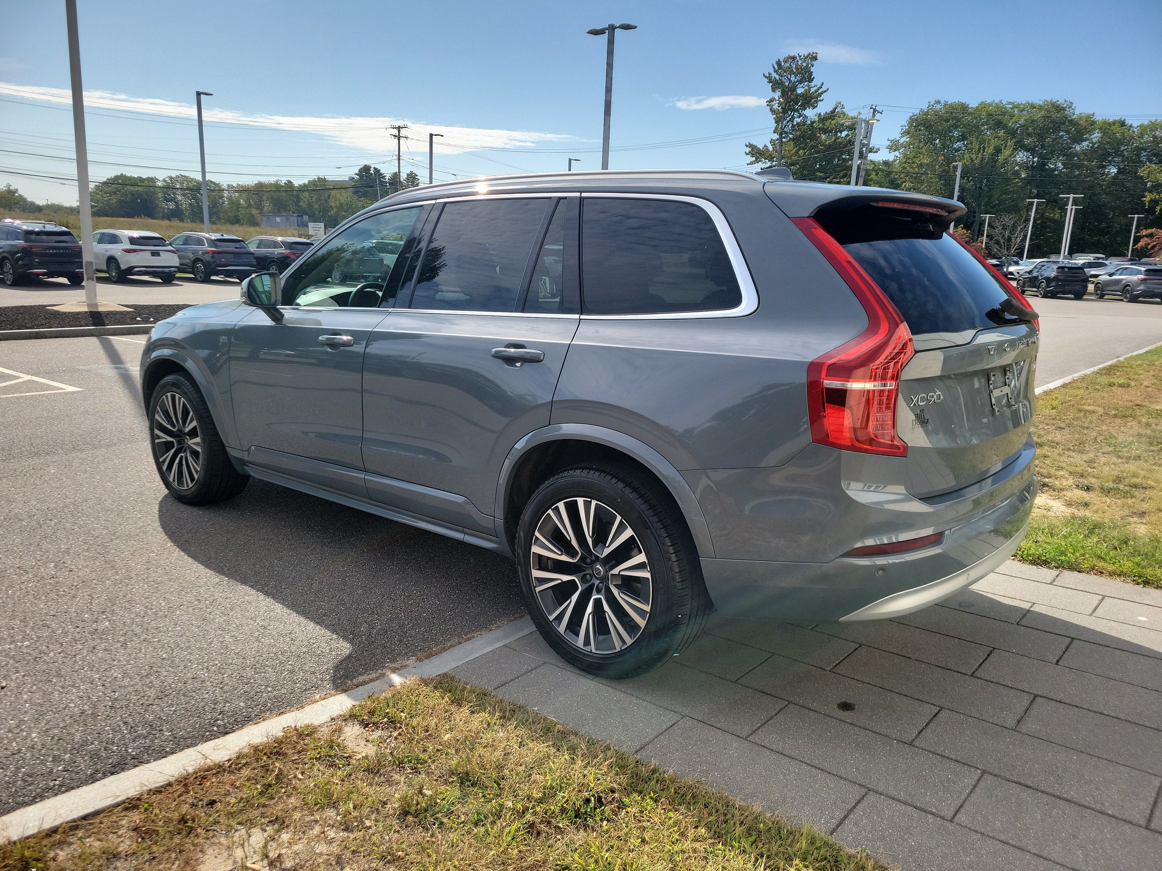 Used 2022 Volvo XC90 T6 Momentum w/ Advanced Package AWD/4WD image 5