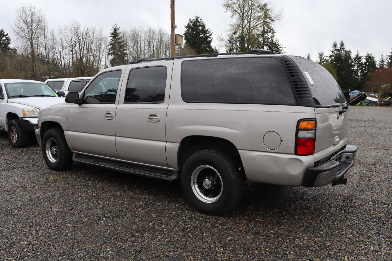 Used 2004 Chevrolet Suburban LT w/ Preferred Equipment Group image 3