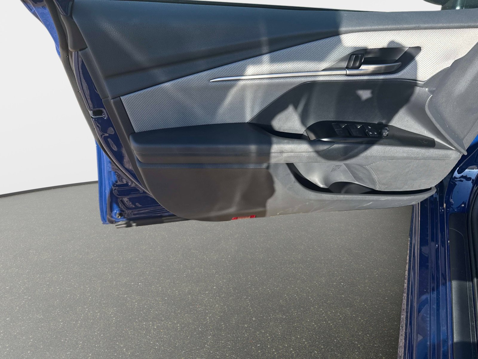 Used 2026 Toyota Camry SE w/ Convenience Package image 16