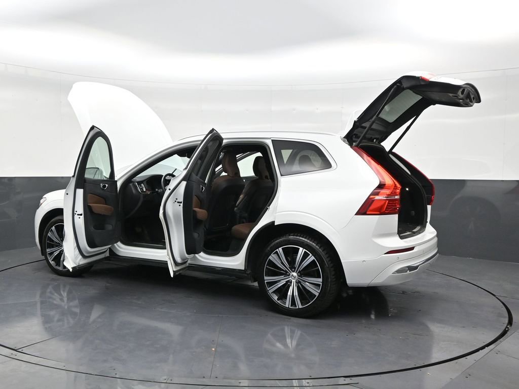 Used 2023 Volvo XC60 T8 Plus image 31