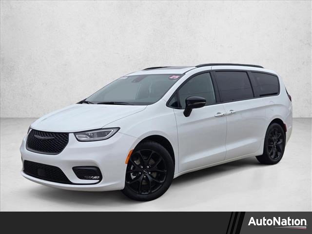 Used 2025 Chrysler Pacifica Limited