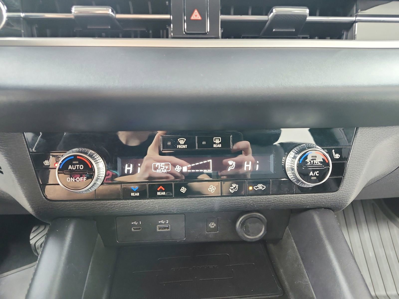 Used 2024 Mitsubishi Outlander SEL image 32