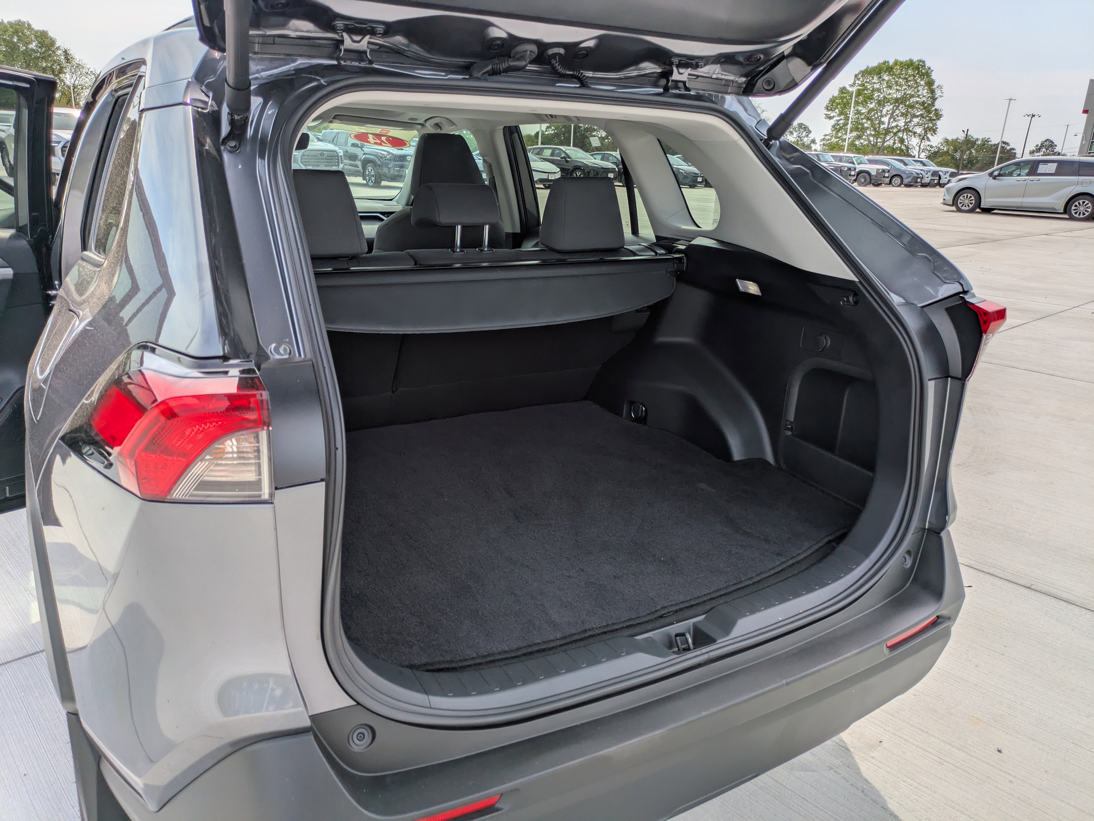 Certified 2024 Toyota RAV4 XLE w/ Convenience Package image 15