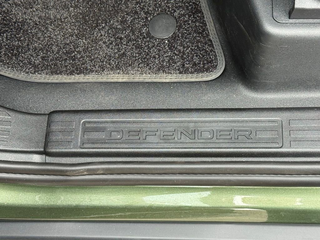 New 2026 Land Rover Defender 110 X-Dynamic SE image 13