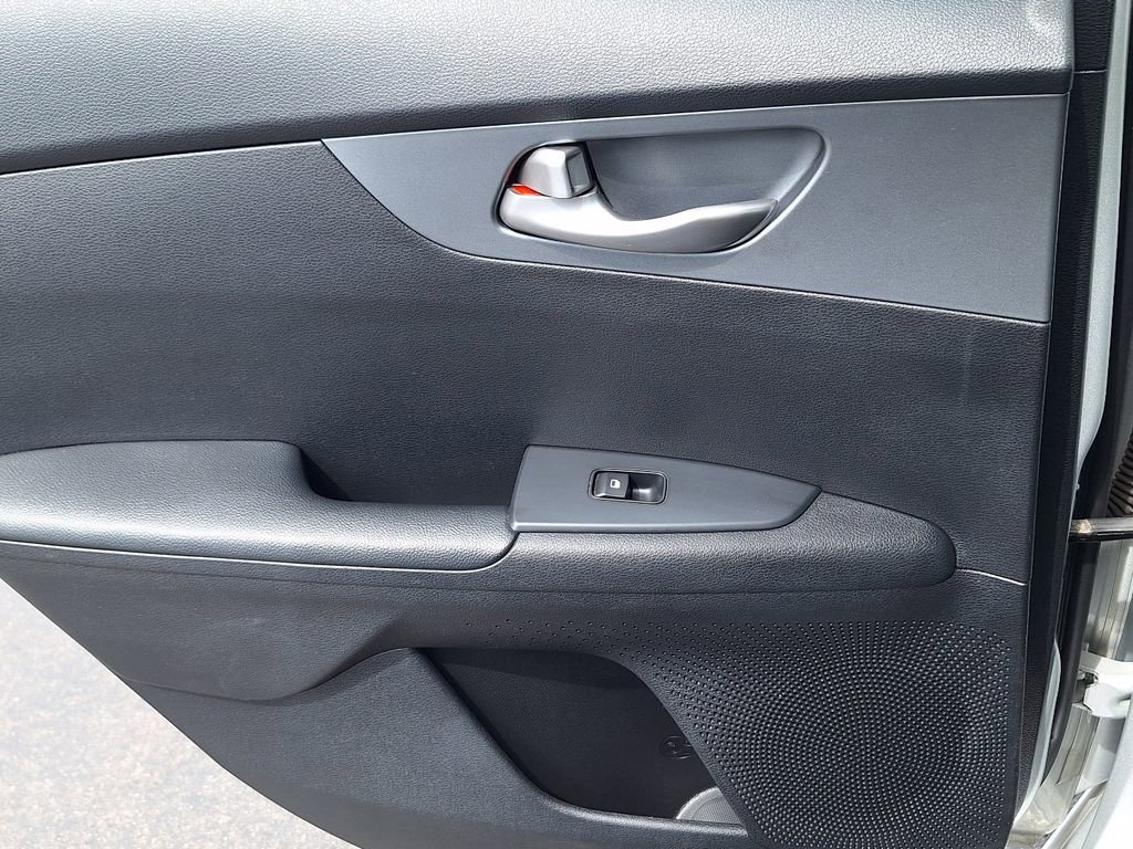 Used 2021 Kia Forte LXS image 12