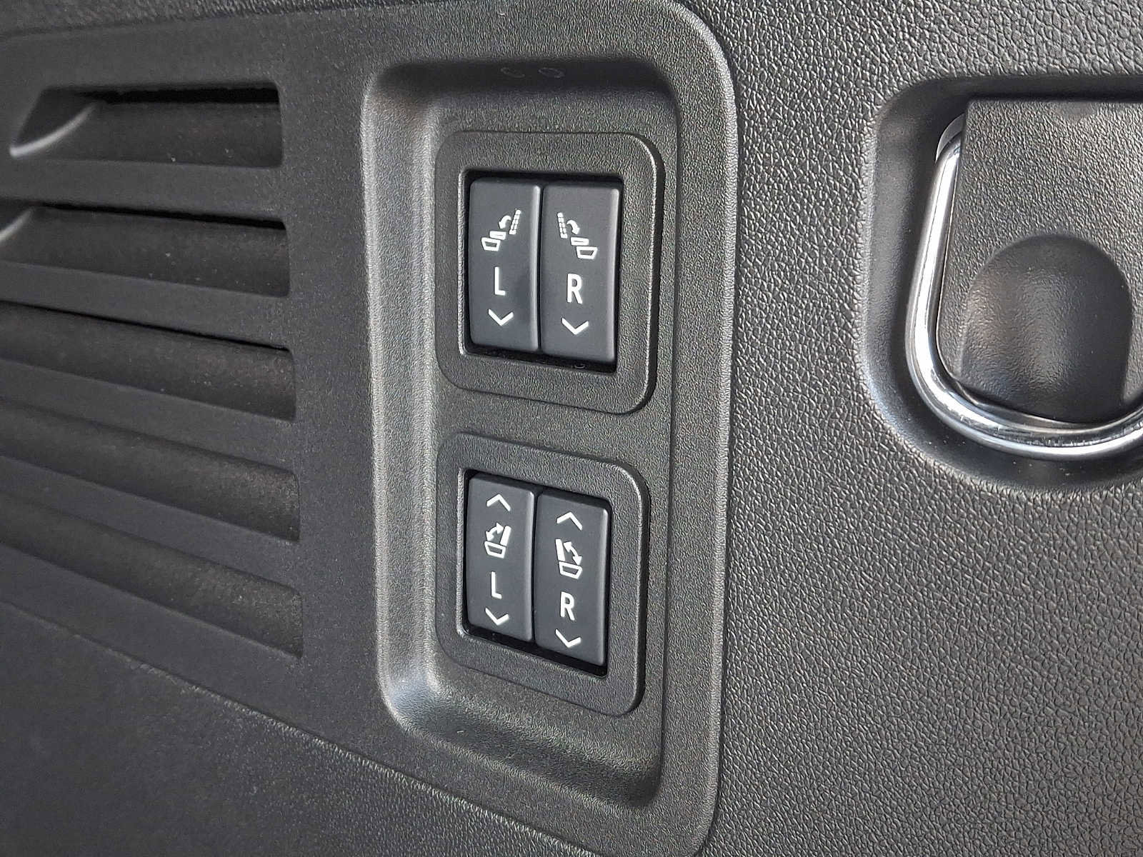 Used 2026 Buick Enclave Sport Touring w/ Power Package FWD image 34