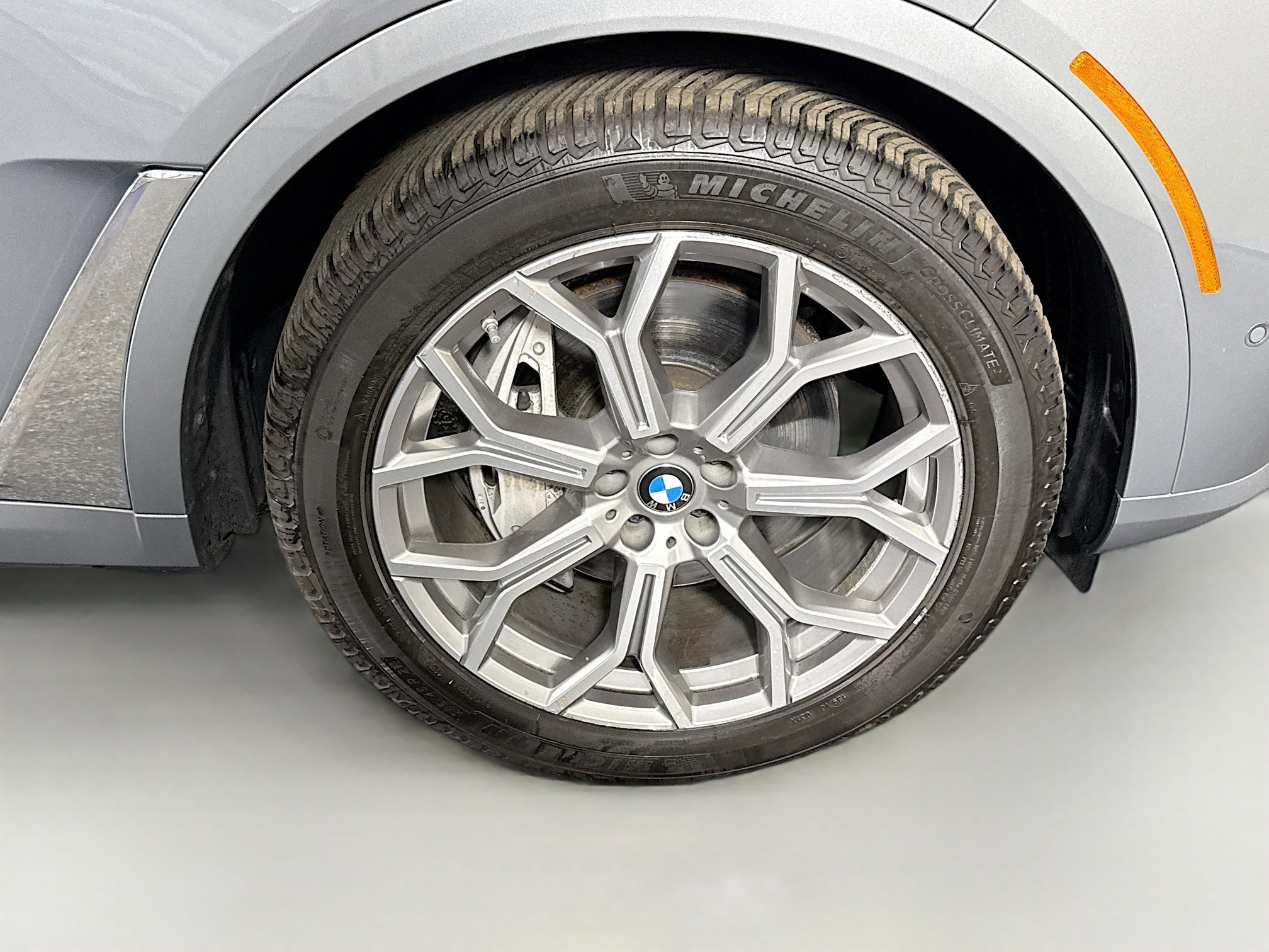 Used 2023 BMW X7 xDrive40i w/ Premium Package image 32