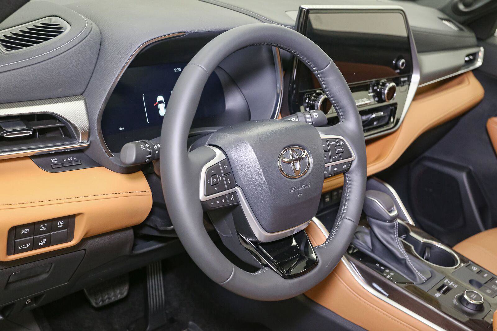 Used 2026 Toyota Highlander Platinum AWD/4WD image 29