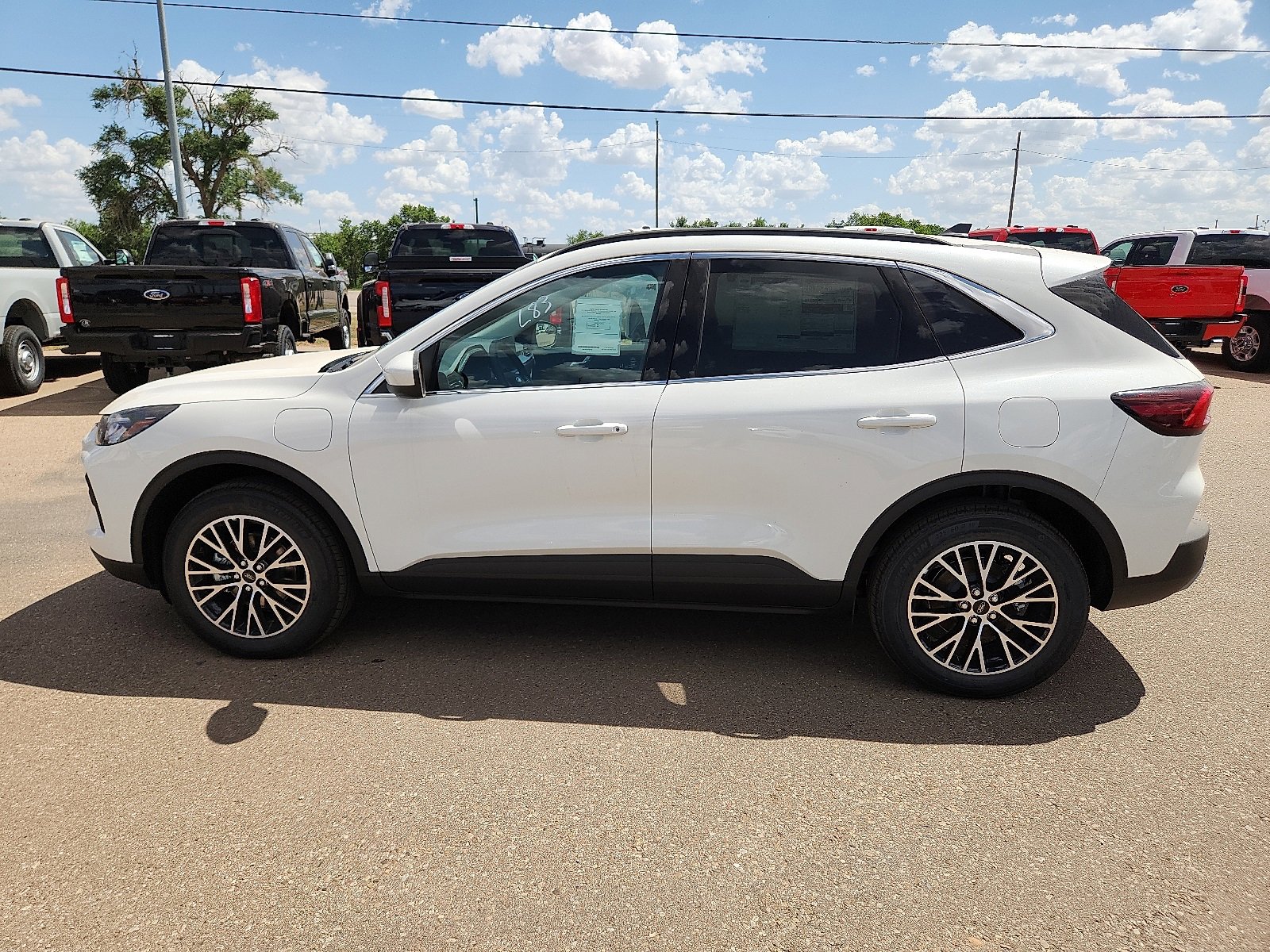 New 2025 Ford Escape SE image 2