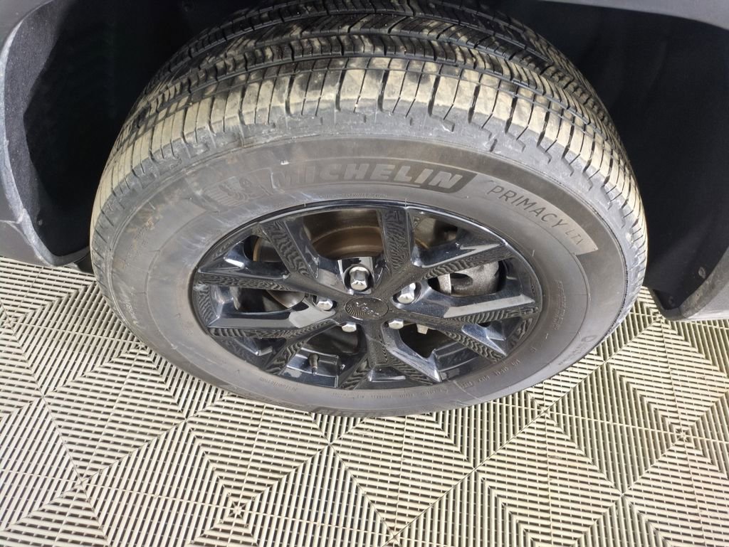 Used 2024 Jeep Grand Cherokee L Altitude image 29