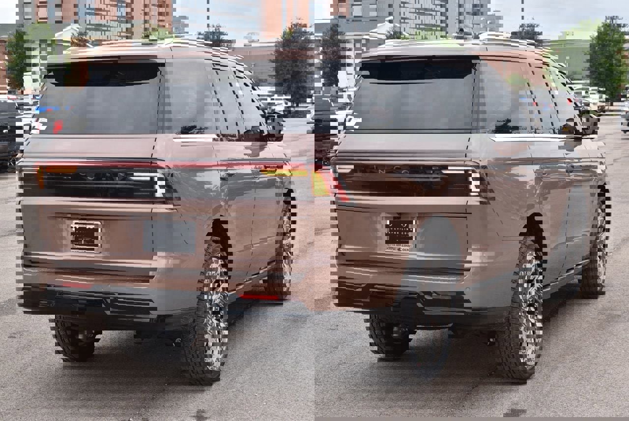 New 2026 Lincoln Navigator Black Label AWD/4WD image 7