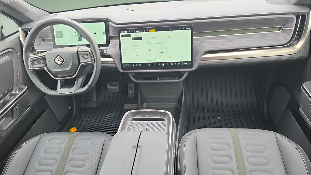 Used 2025 Rivian R1S Adventure Dual AWD/4WD image 10