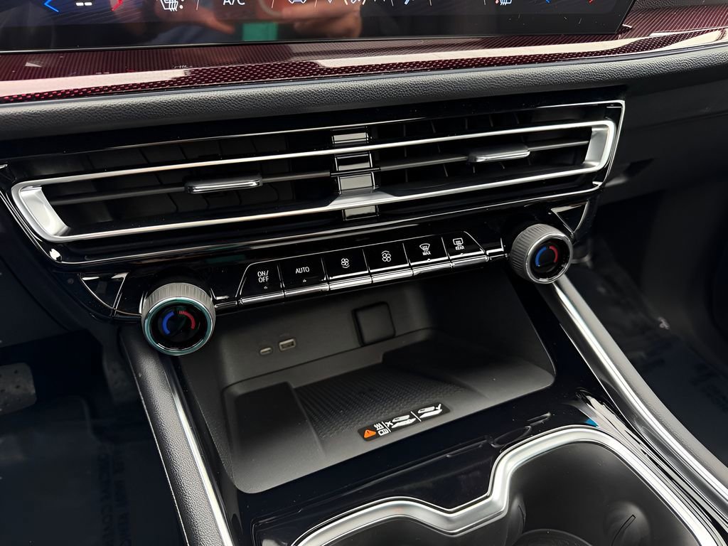 New 2026 Chevrolet Traverse Z71 w/ Driver Confidence Package AWD/4WD image 29