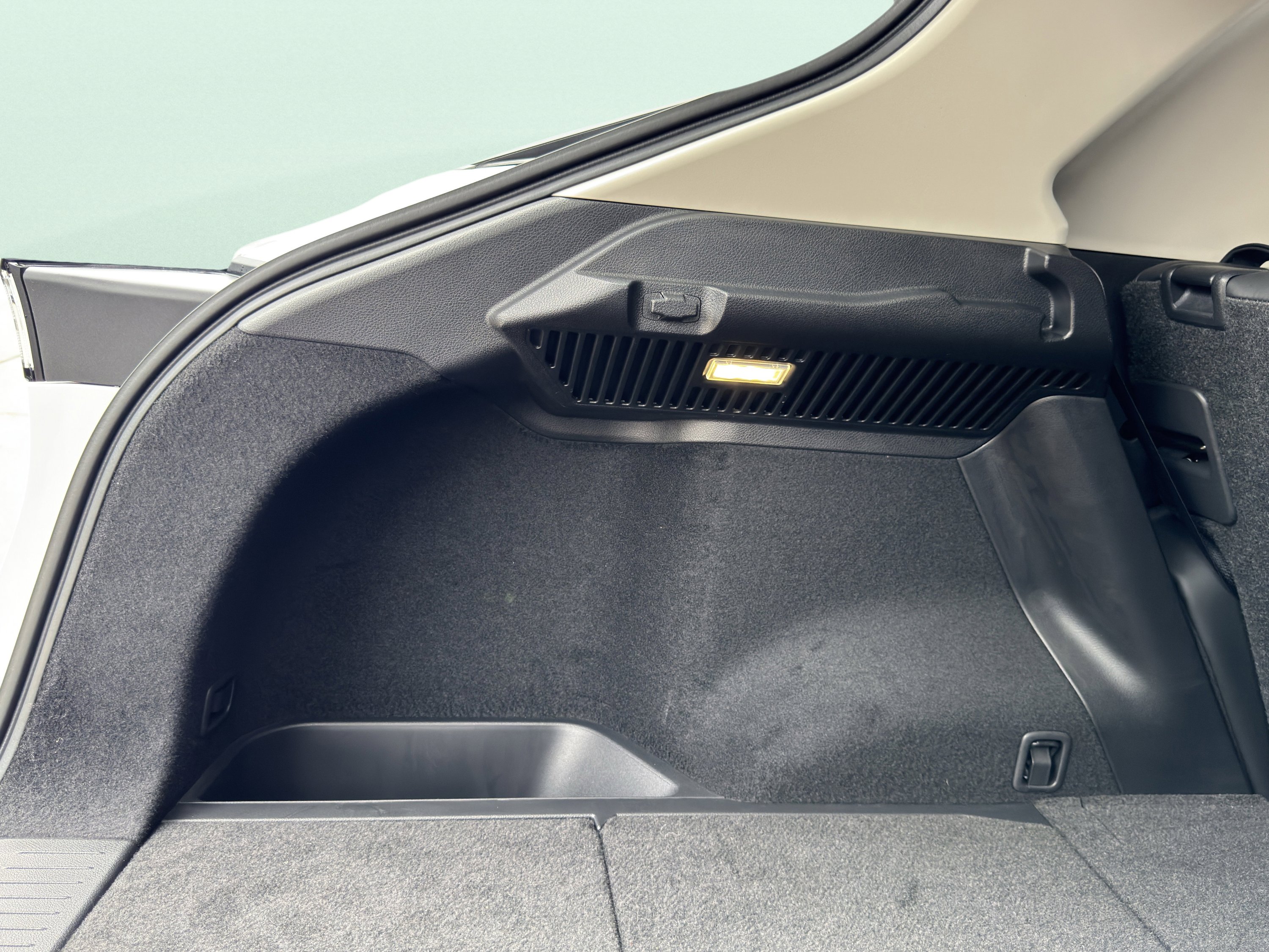 Used 2025 Nissan Ariya FWD image 41