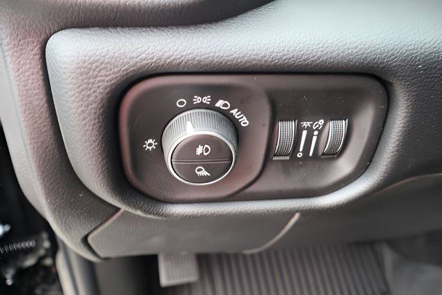 New 2026 RAM 3500 Laramie AWD/4WD image 18