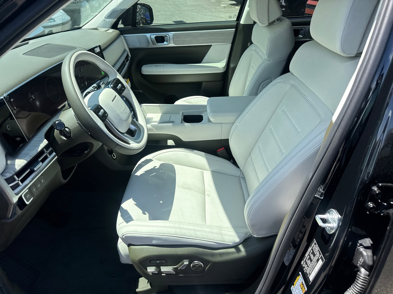 New 2025 Hyundai Santa Fe Calligraphy image 9