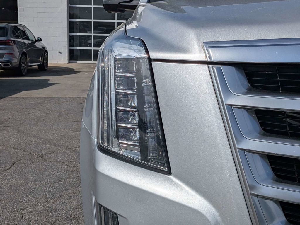 Used 2015 Cadillac Escalade ESV Luxury image 11