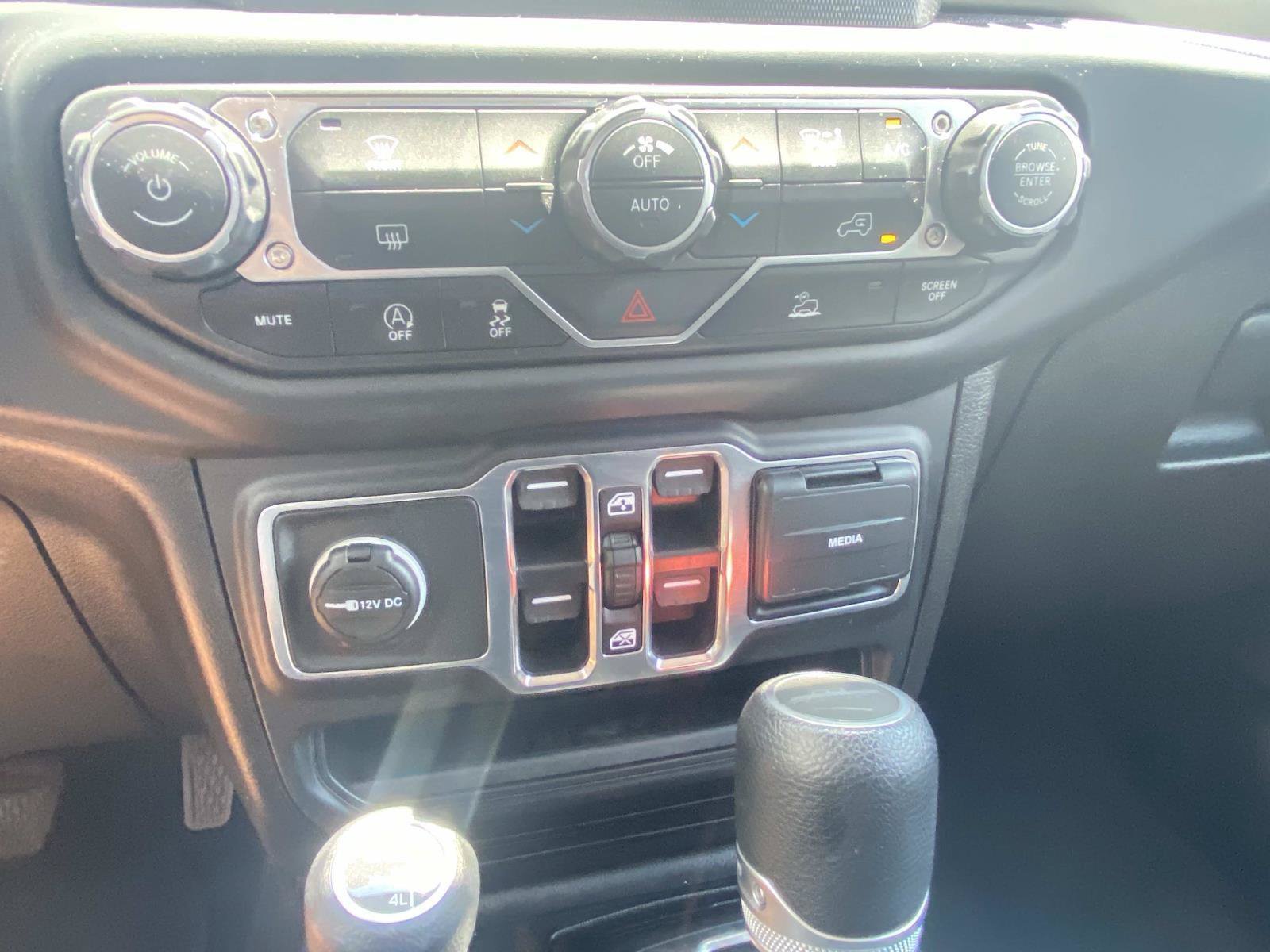 Used 2021 Jeep Gladiator Sport AWD/4WD image 29