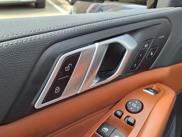 Used 2022 BMW X5 sDrive40i w/ M Sport Package image 16