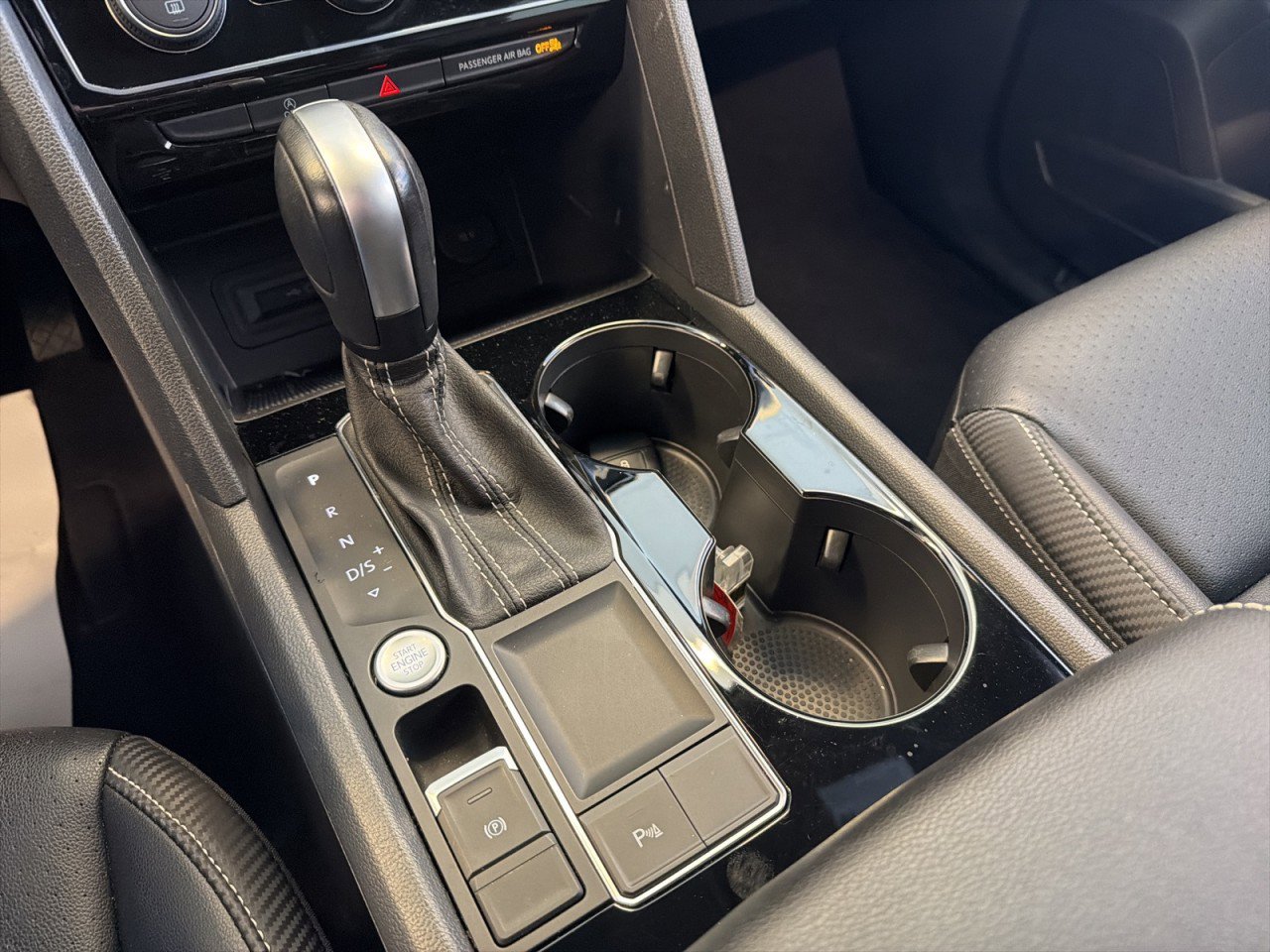 Used 2023 Volkswagen Atlas Cross Sport SE image 32