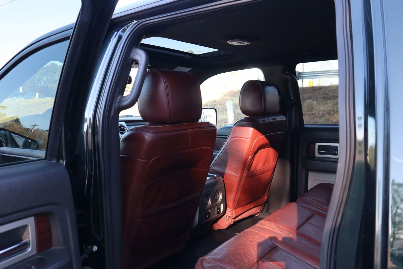 Used 2014 Ford F150 King Ranch w/ King Ranch Luxury Package AWD/4WD image 12