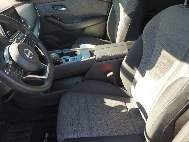 Used 2022 Nissan Rogue SV FWD image 16
