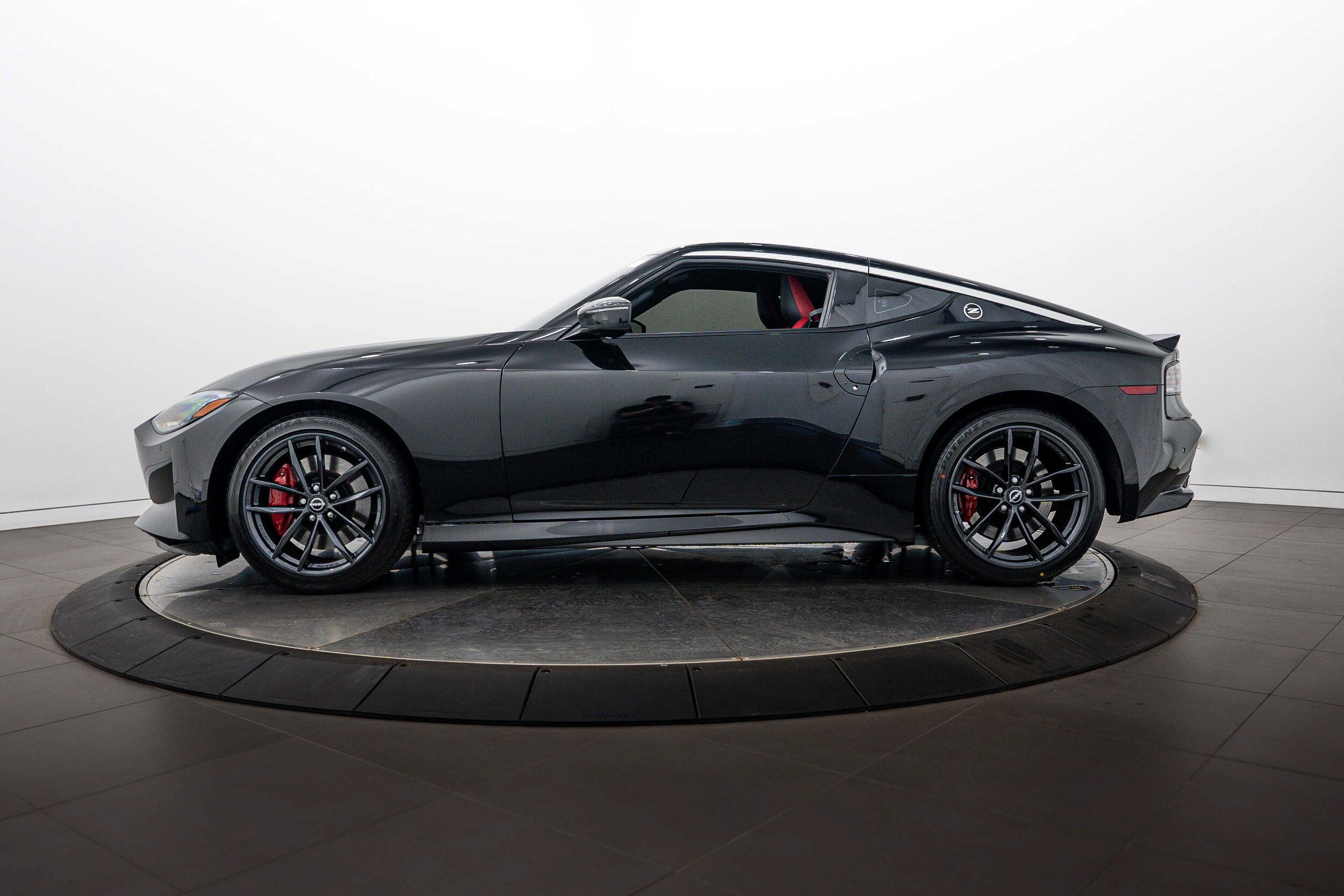 Used 2024 Nissan Z Performance w/ Floor Mat Package RWD image 6