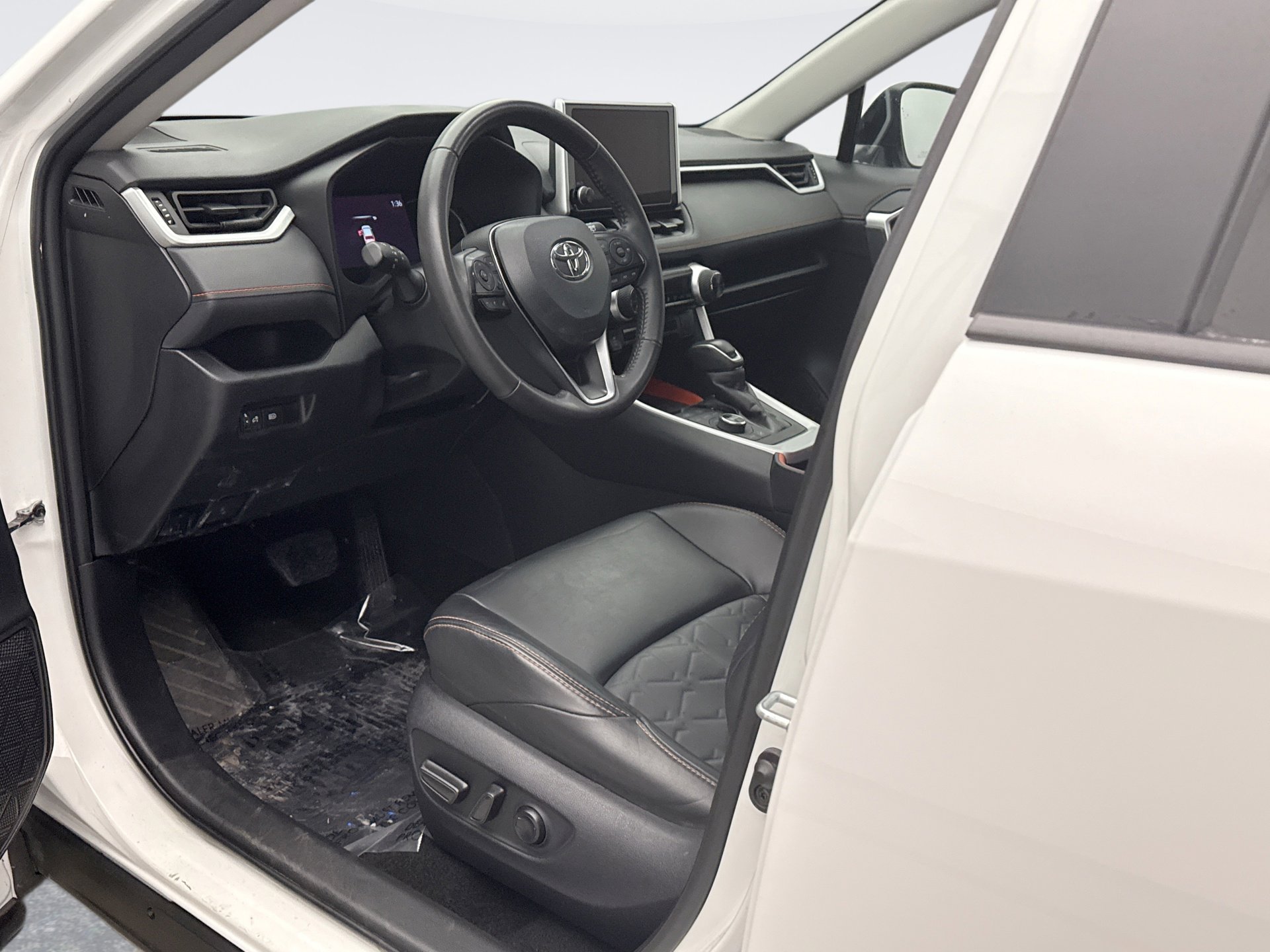 Used 2024 Toyota RAV4 Adventure image 10